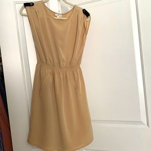 Medium tan dress